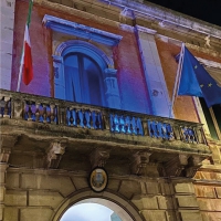 Giornata consapevolezza autismo, la facciata del Palazzo Municipale illuminata di blu